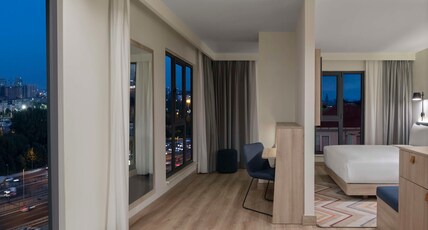 Hampton by Hilton Istanbul Merter Room Type - KING ROOM WITH SOFA BED NS