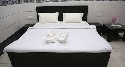 KANTA SANT RAM AASHRAM Room Type - Beautiful And Clean 1 Bedroom with All Amenities
