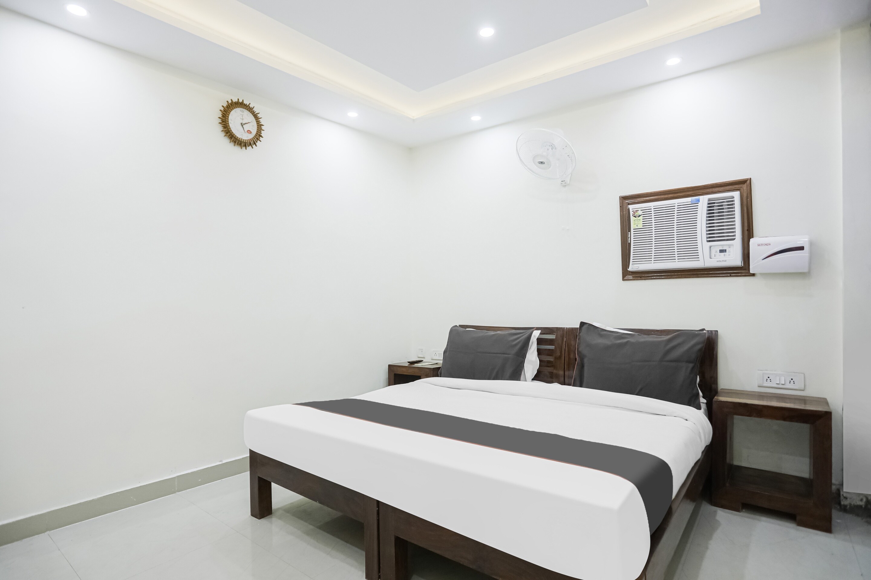 Hotel O city light guest house - Tap to explore photos