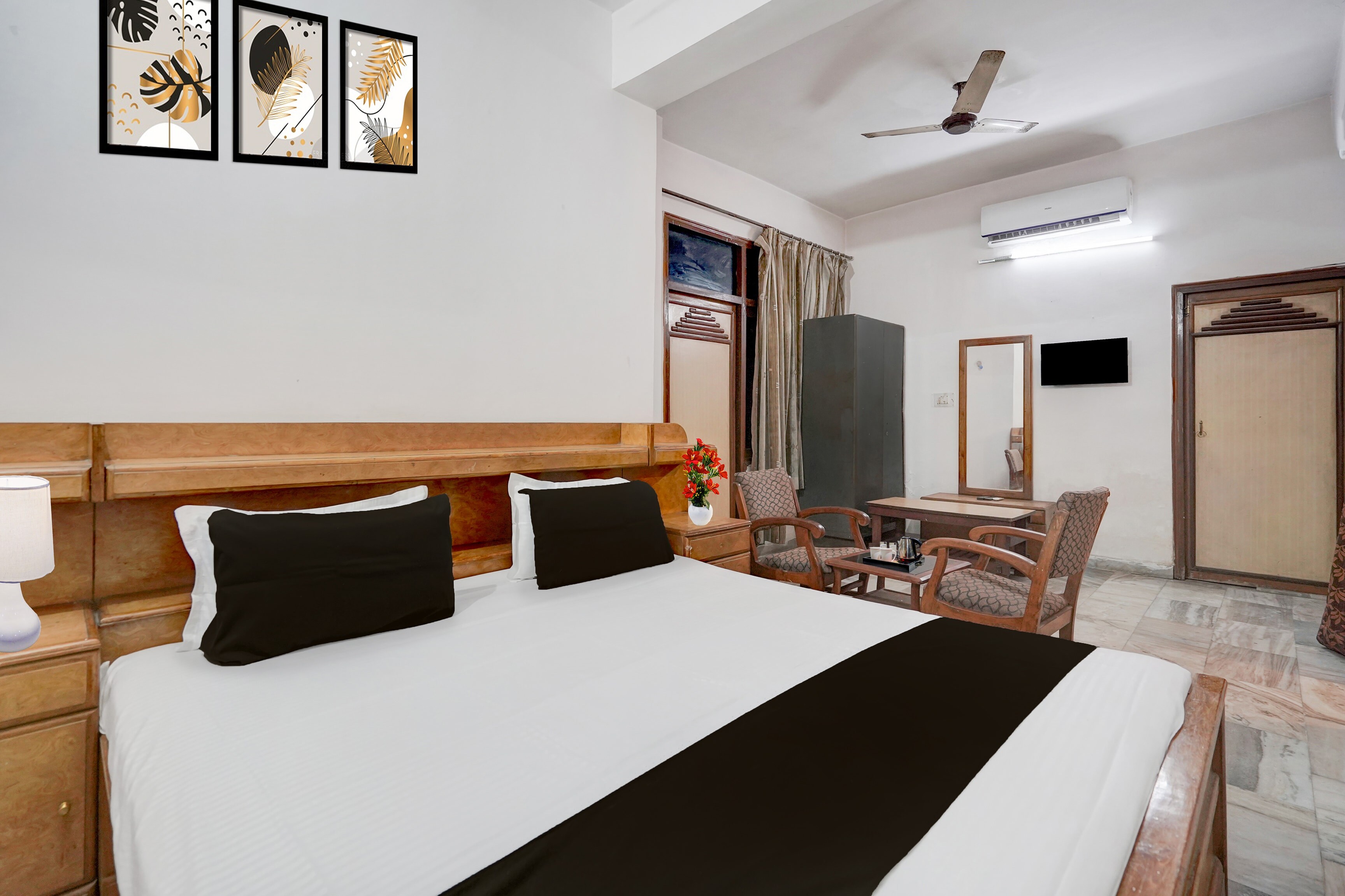 Hotel O Buddha Statue Gaya Formerly Uruvela International - Tap to explore photos