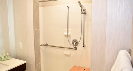 Holiday Inn Windsor Wine Country Room Type - 2 Double Beds Standard