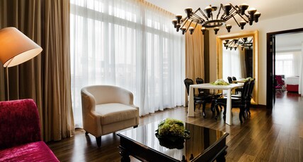 HOTEL DE L OPERA HANOI Room Type - LOpera Suite, 1  King Size Bed, Opera House View