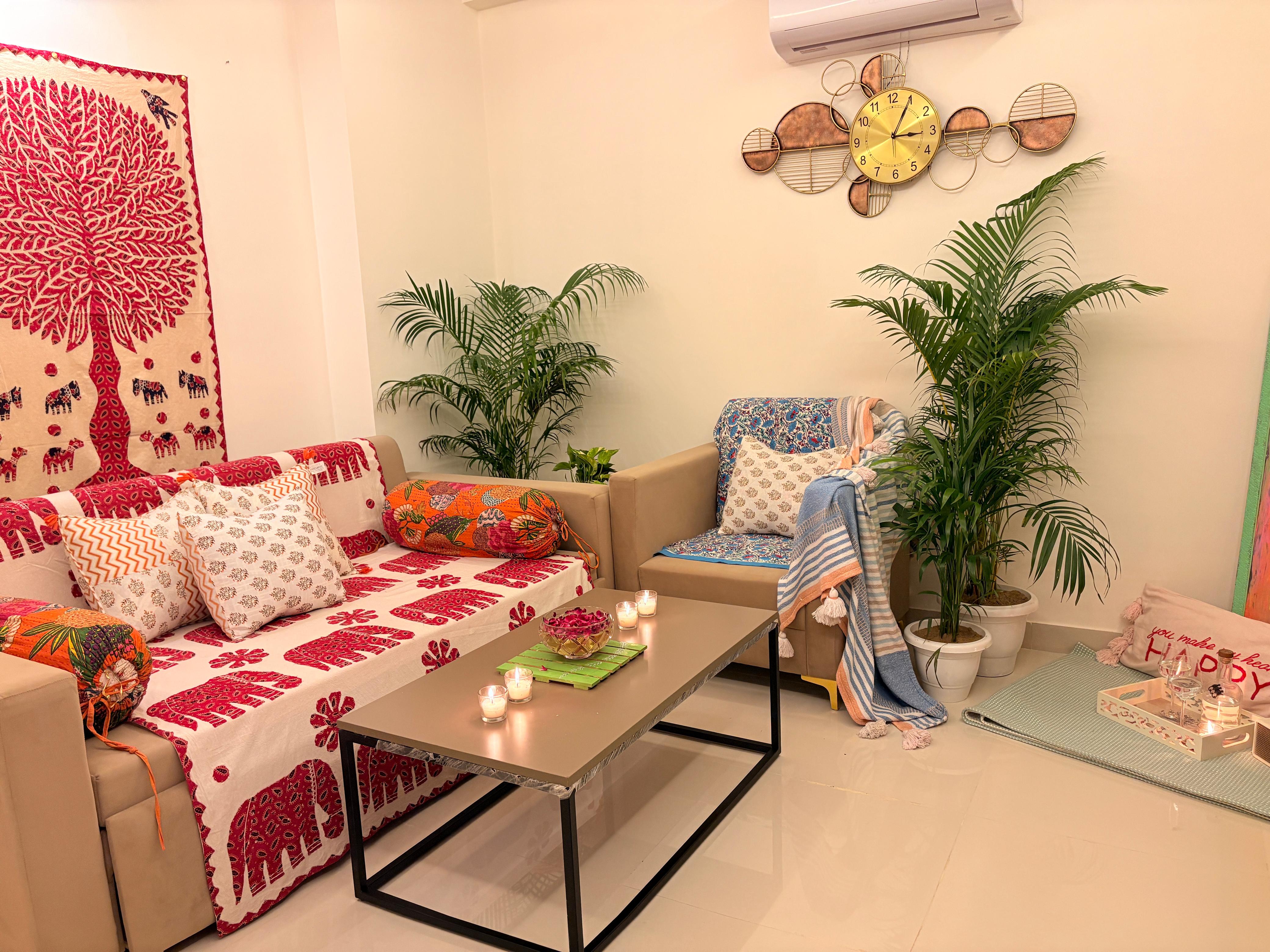Couple Canvas- Luxurious 1-BHK Peaceful Apartment - Tap to explore photos