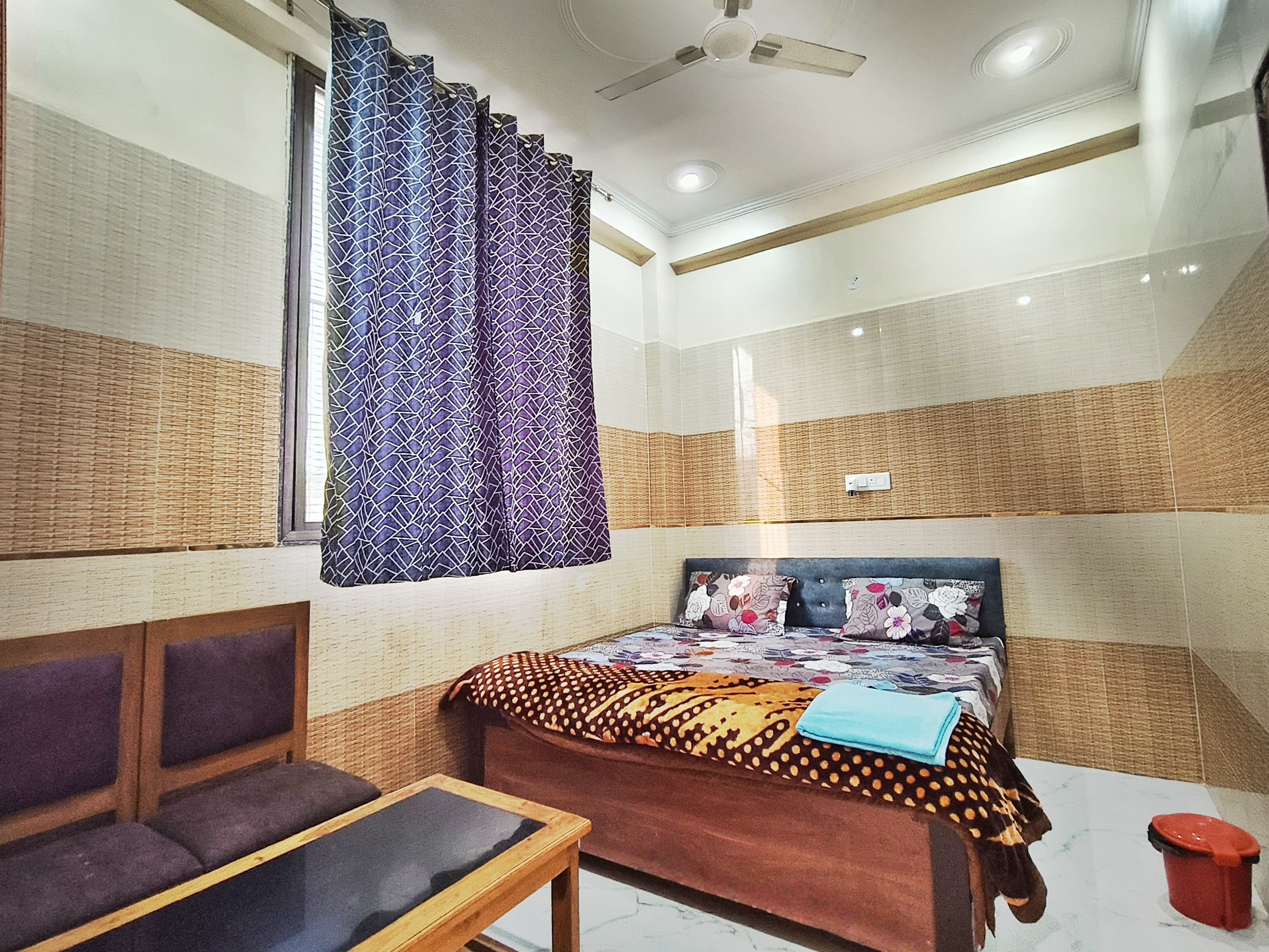 Rokadiya Hanuman Mandir Guest House - Tap to explore photos