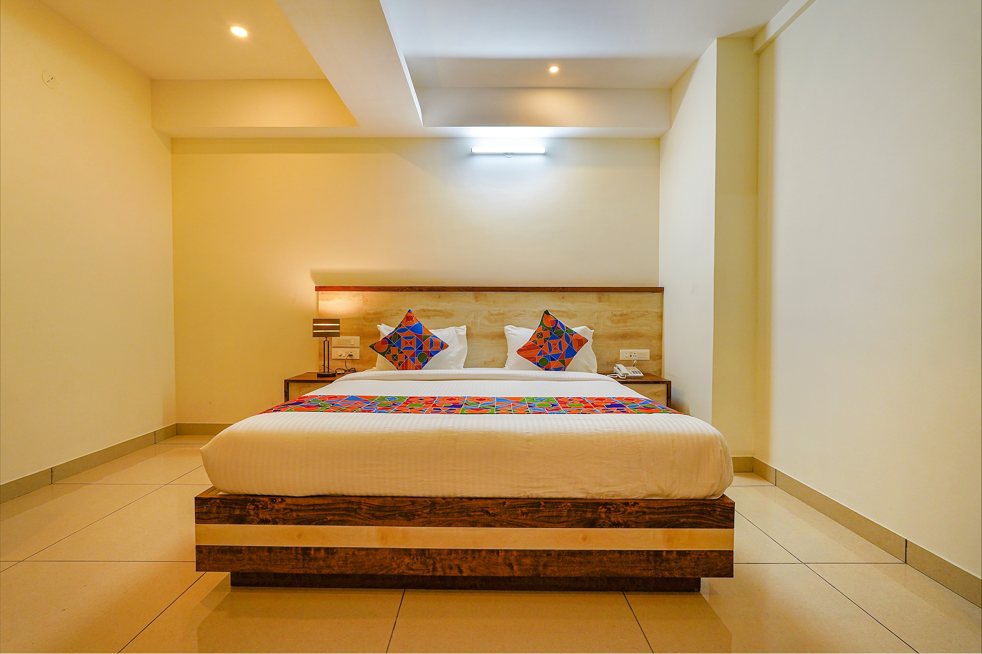 FabHotel Shakthi Suites - Nr. Jayadeva Hospital - Tap to explore photos