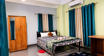 Maya Royal Inn Room Type - AC Bedroom 