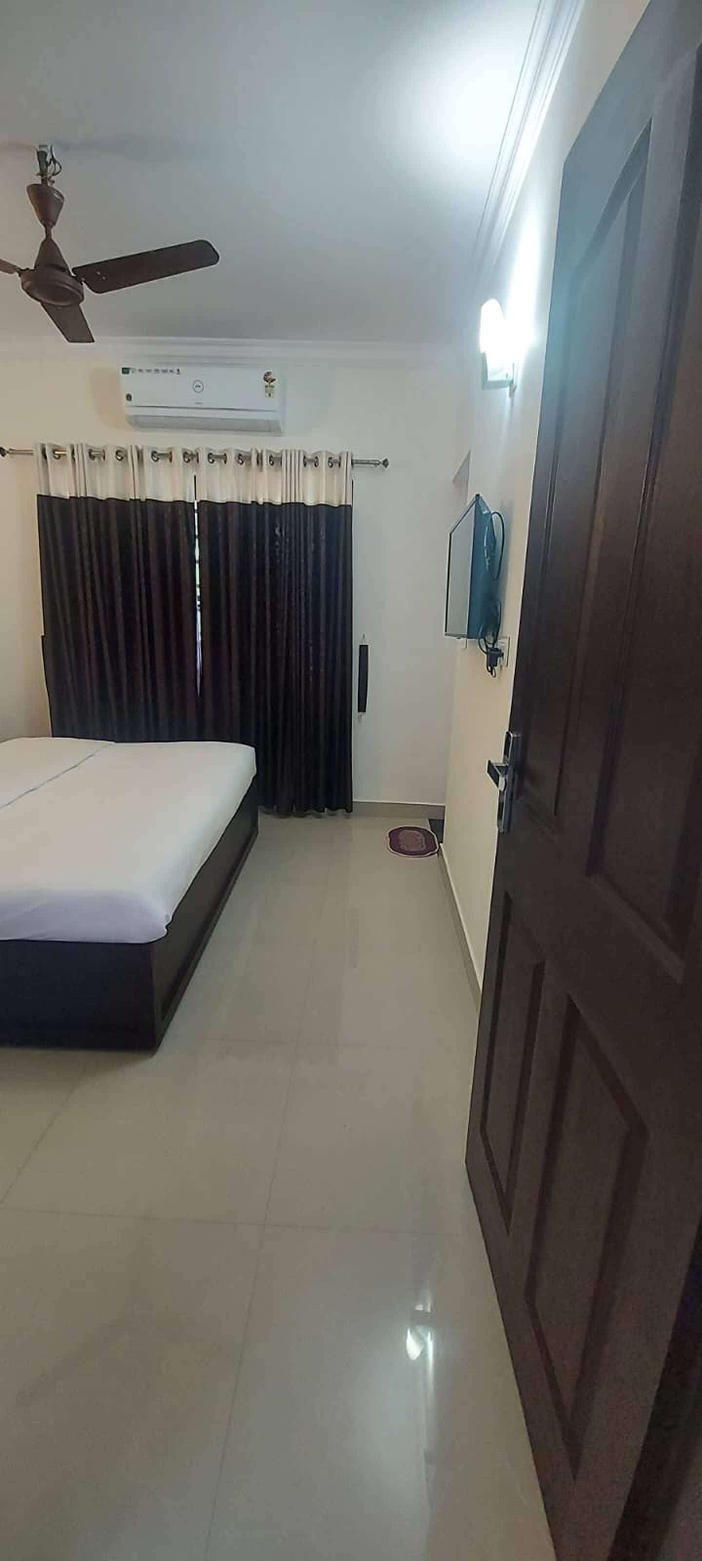 Happy Sea Beach Villa and Hostel - Tap to explore photos