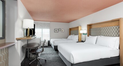 Holiday Inn ROANOKE - VALLEY VIEW Room Type - 2 Queen Standard Bath Shower Combination