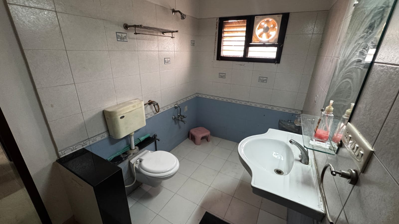 Antra Hospitality Services Near CIMS hospital - Tap to explore photos