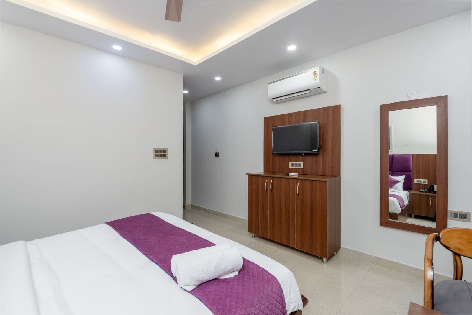 Hotel Purple Dot Haridwar - Tap to explore photos