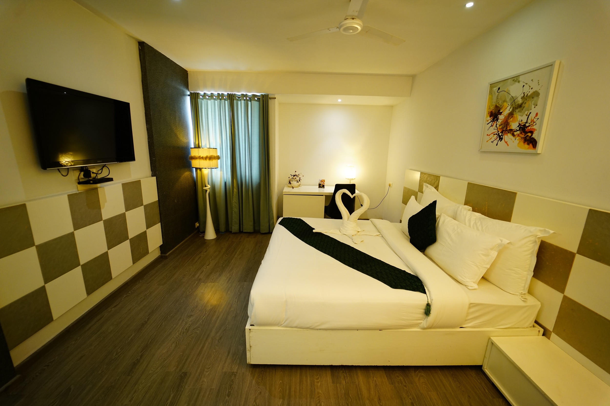 Hotel Vijay Park Inn, Gandhipuram - Tap to explore photos