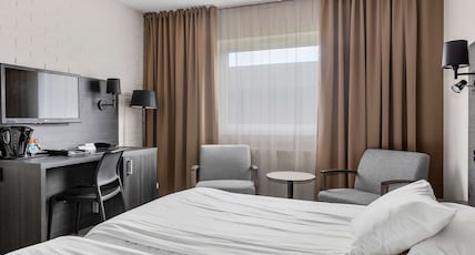 Best Western Hotel Scheele Room Type - 2 Single Beds, Non-Smoking, Hastens Bed, Free Wireless Internet Access, Standard Room, Full Breakfas Best Western Hotel Scheele Room Type - 2 Single Beds, Non-Smoking, Hastens Bed, Free Wireless Internet Access, Standard Room, Full Breakfas