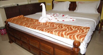 Hotel Anjali's Classic International Room Type - Deluxe Room