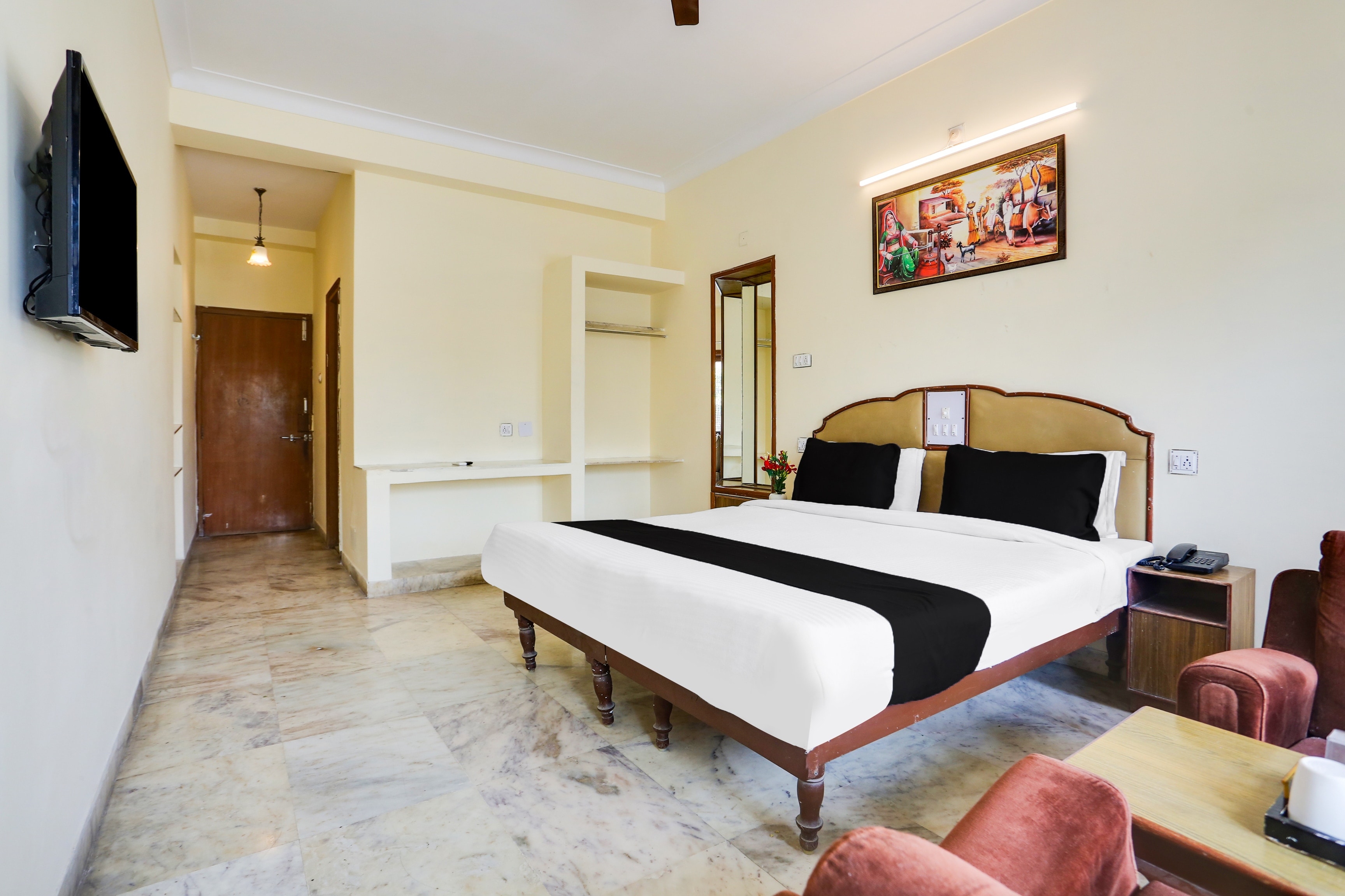 Townhouse Pichola Formerly Vinayak - Tap to explore photos
