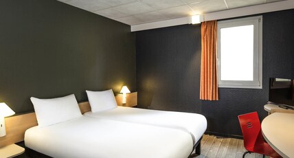 ibis Lannion Cote de Granit Rose Room Type - Standard Room with two single beds