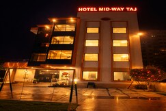 Hotel Midway Taj