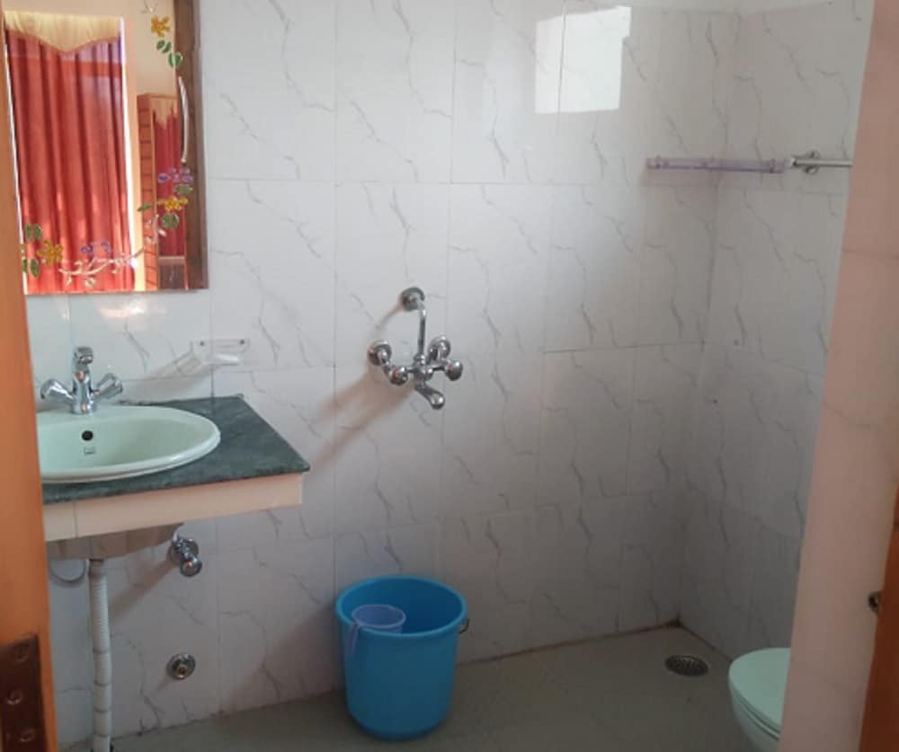 Moon Palace Homestay | Rooms & Meals - Tap to explore photos