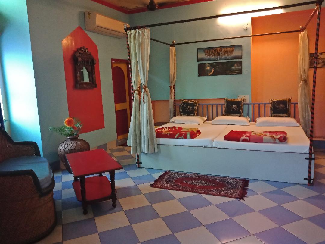 Govind Hotel - Tap to explore photos