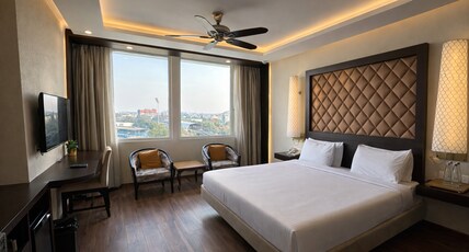 Clarks Avadh Room Type - Deluxe Room King Bed