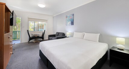 Best Western Cattle City Motor Inn Room Type - 1 King Bed, Non-Smoking, Deluxe Room, Work Desk, Cable Tv, Air-Conditioned, Free Wi-Fi
