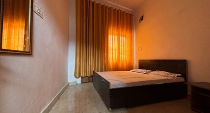 Paras Guest House Serene Mountain Retreat Room Type - Bedroom 3