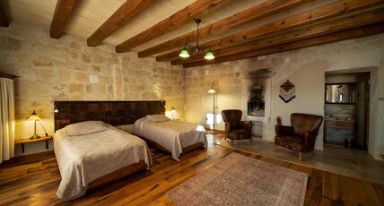 Seki Cave Hotel Room Type - Twin or Double Room