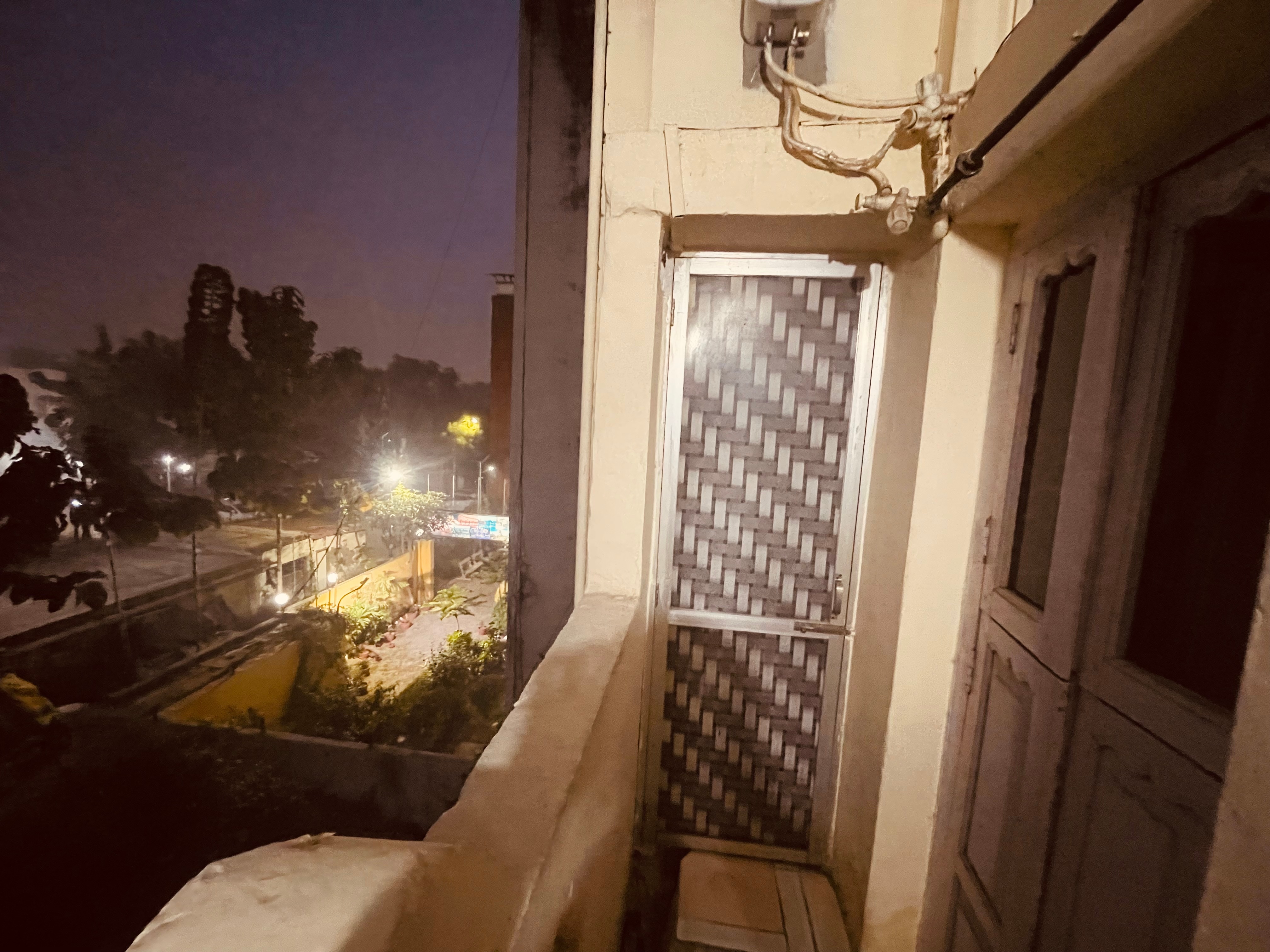 Mishra Ganesh Shankar Homestay | Assi Ghat - Tap to explore photos
