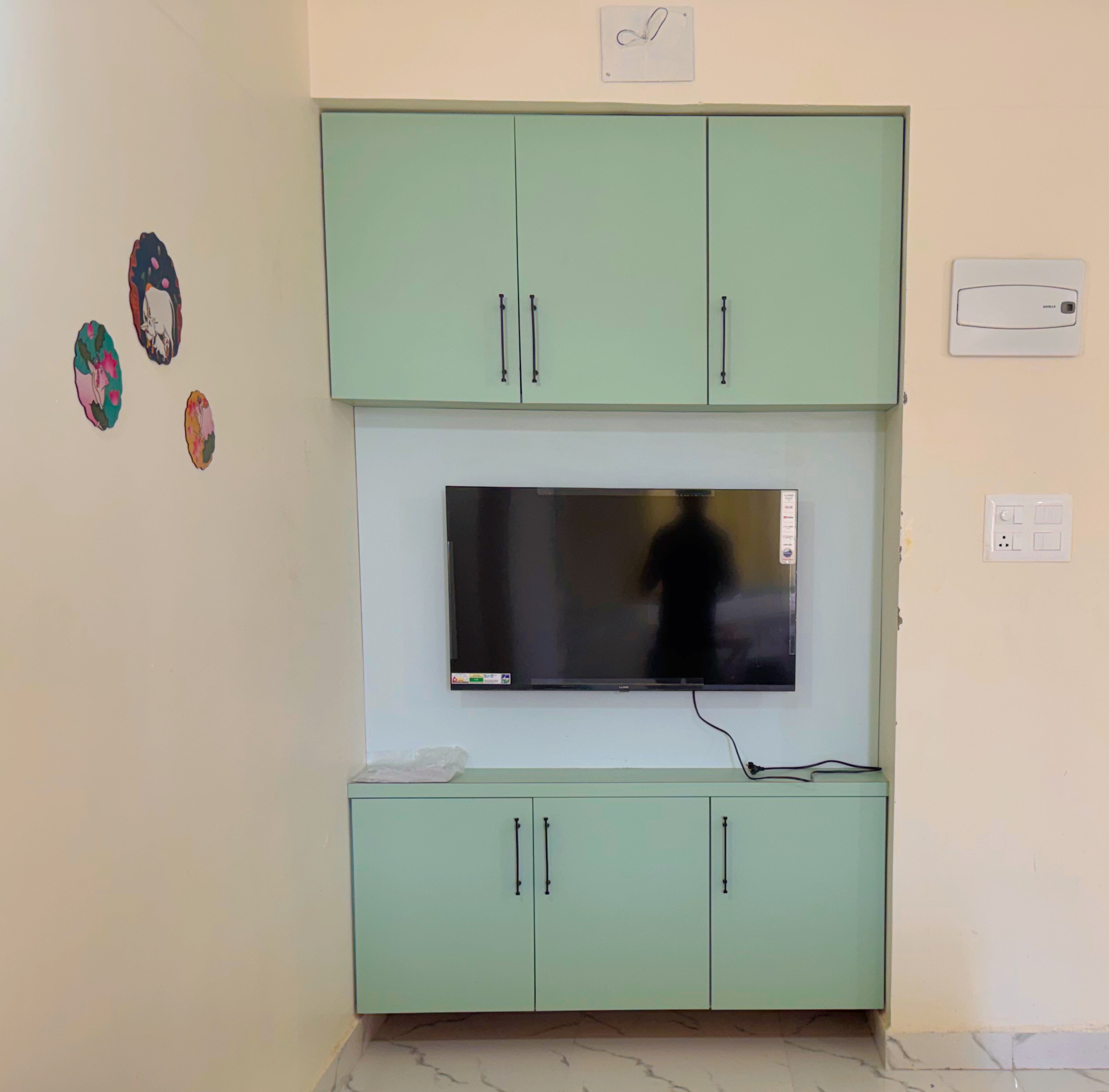 Cozy 2BHK Stay in Bariatu | AC, WiFi & Comfort 301 - Tap to explore photos