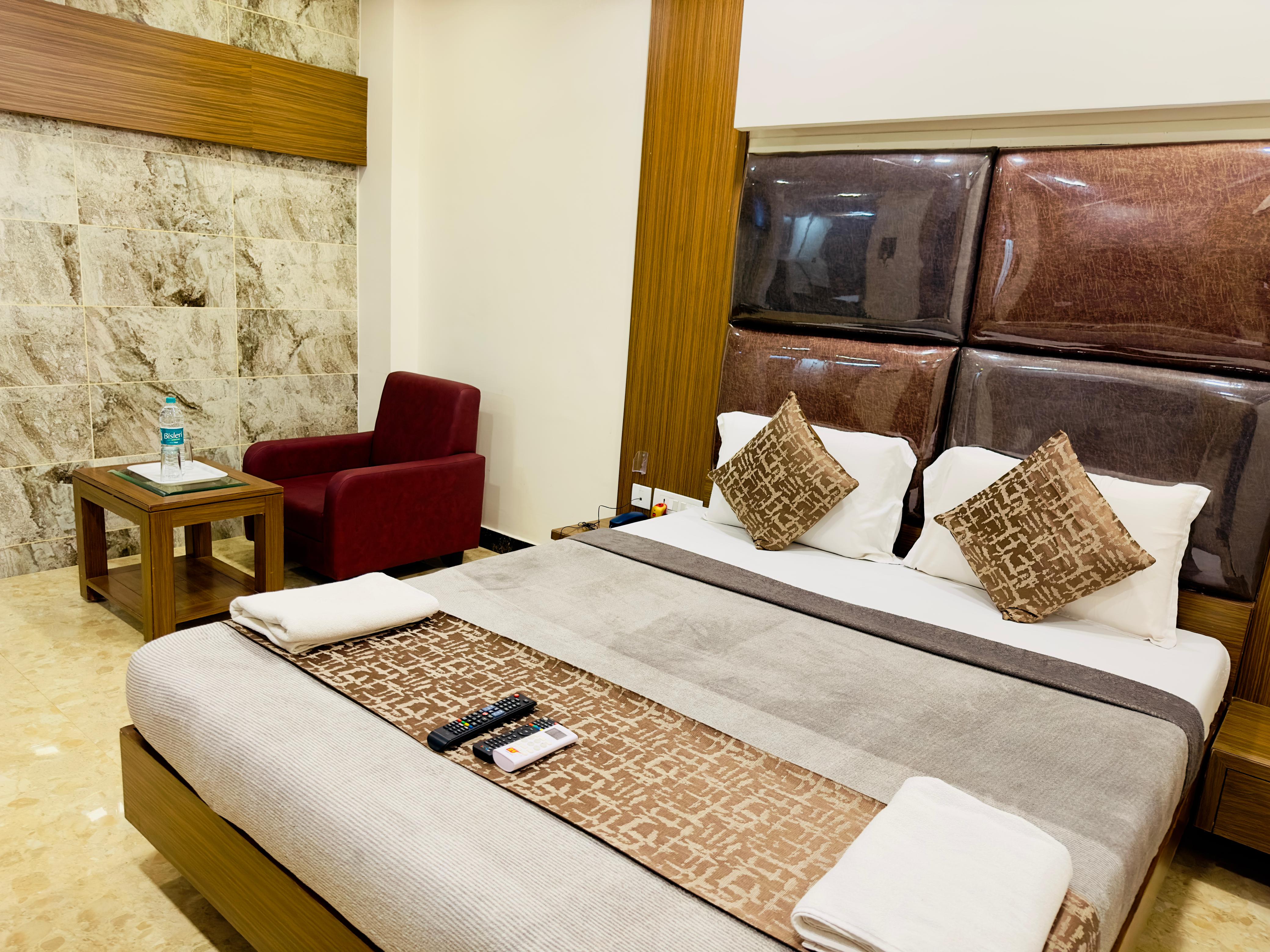 Sheraton Grande Hotel - Business Class Hotel (Near Puratchi Thalaivar Dr MGR Central Railway Station - Tap to explore photos