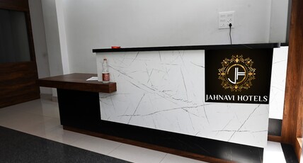 Jahnavi Hotels PD Shrivastava Associates Room Type - Deluxe room