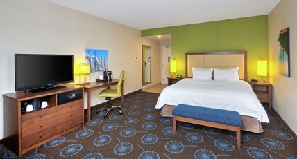 Hampton Inn by Hilton Halifax Downtown Room Type - Standard Room One King or Queen