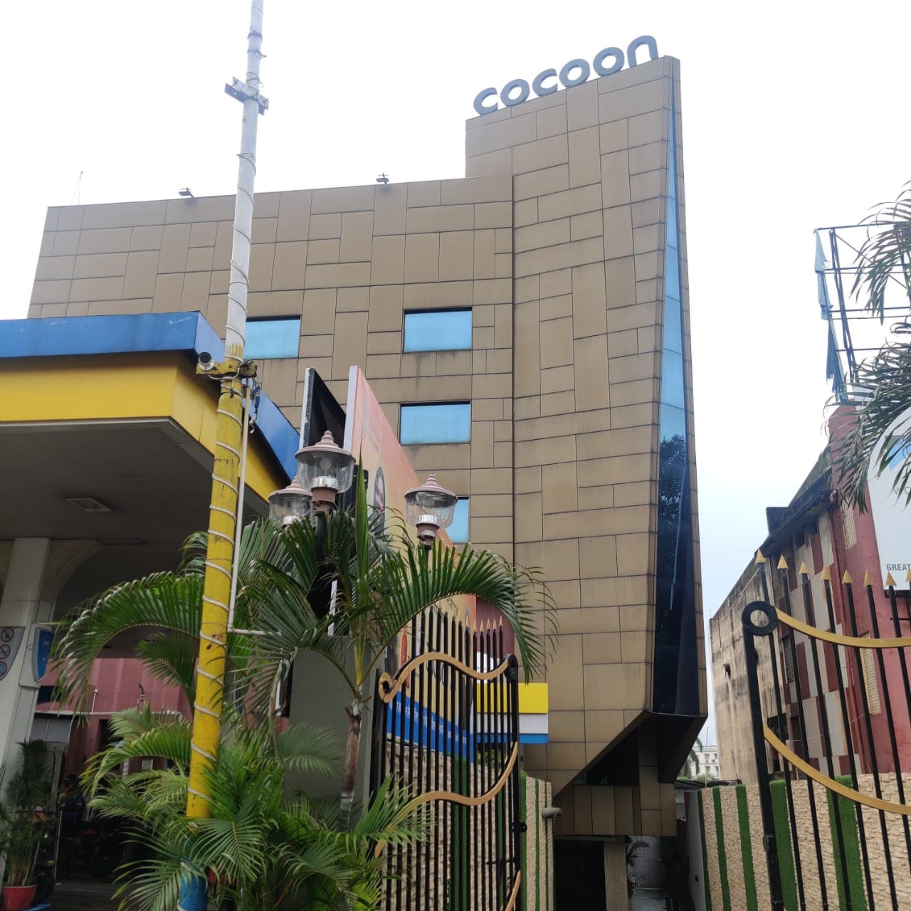 COCOON Luxury Business Hotel - Tap to explore photos