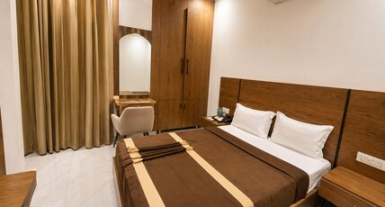 Hotel Darbar-E-Khas Room Type - Deluxe Room