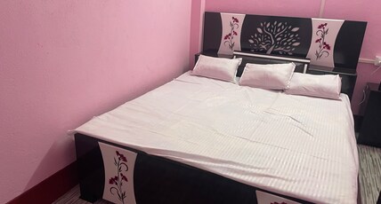 Hotel blue moon Room Type - Bedroom 109