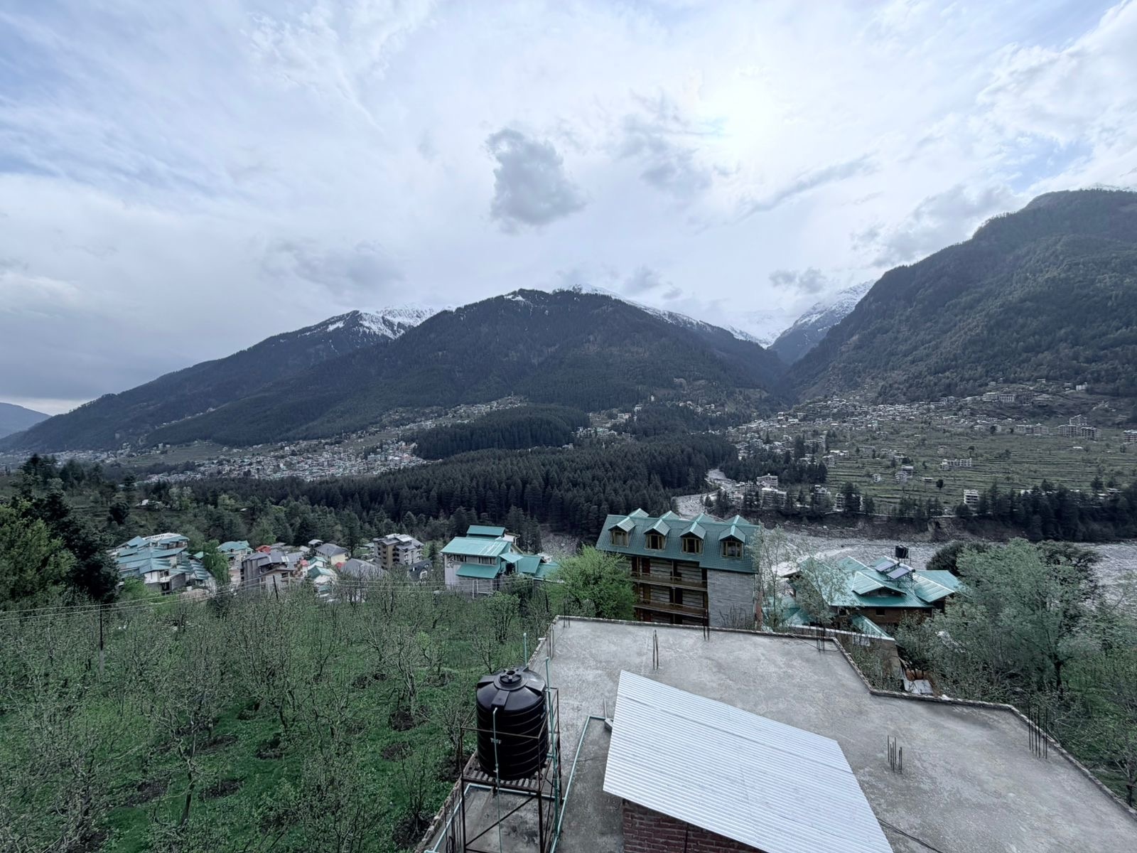 Hotel Mount Manali - Tap to explore photos