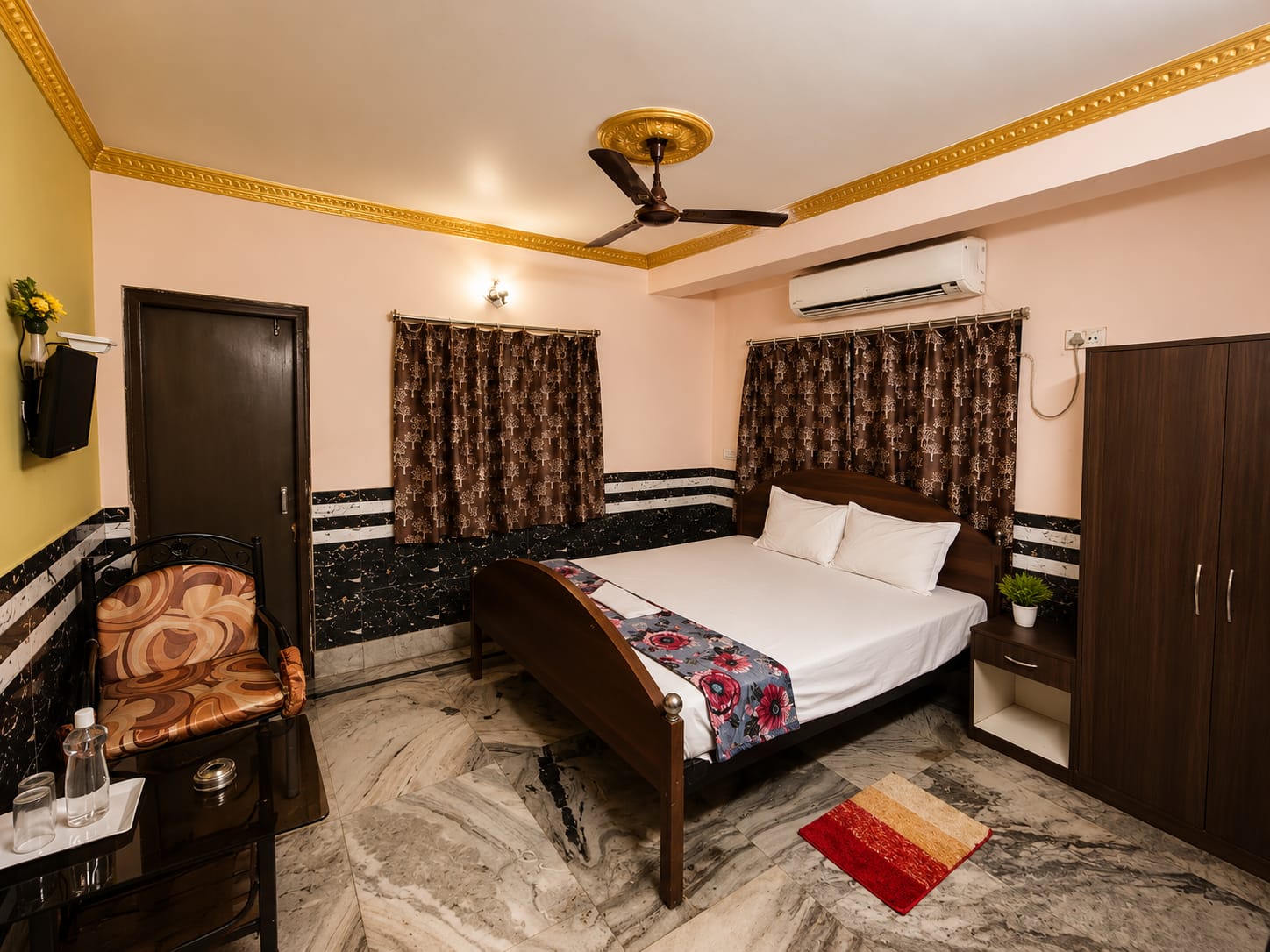Metro Stay Guest House - Tap to explore photos