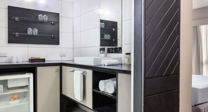 Novotel Nadi Room Type - Standard Room with 1 Queen size bed