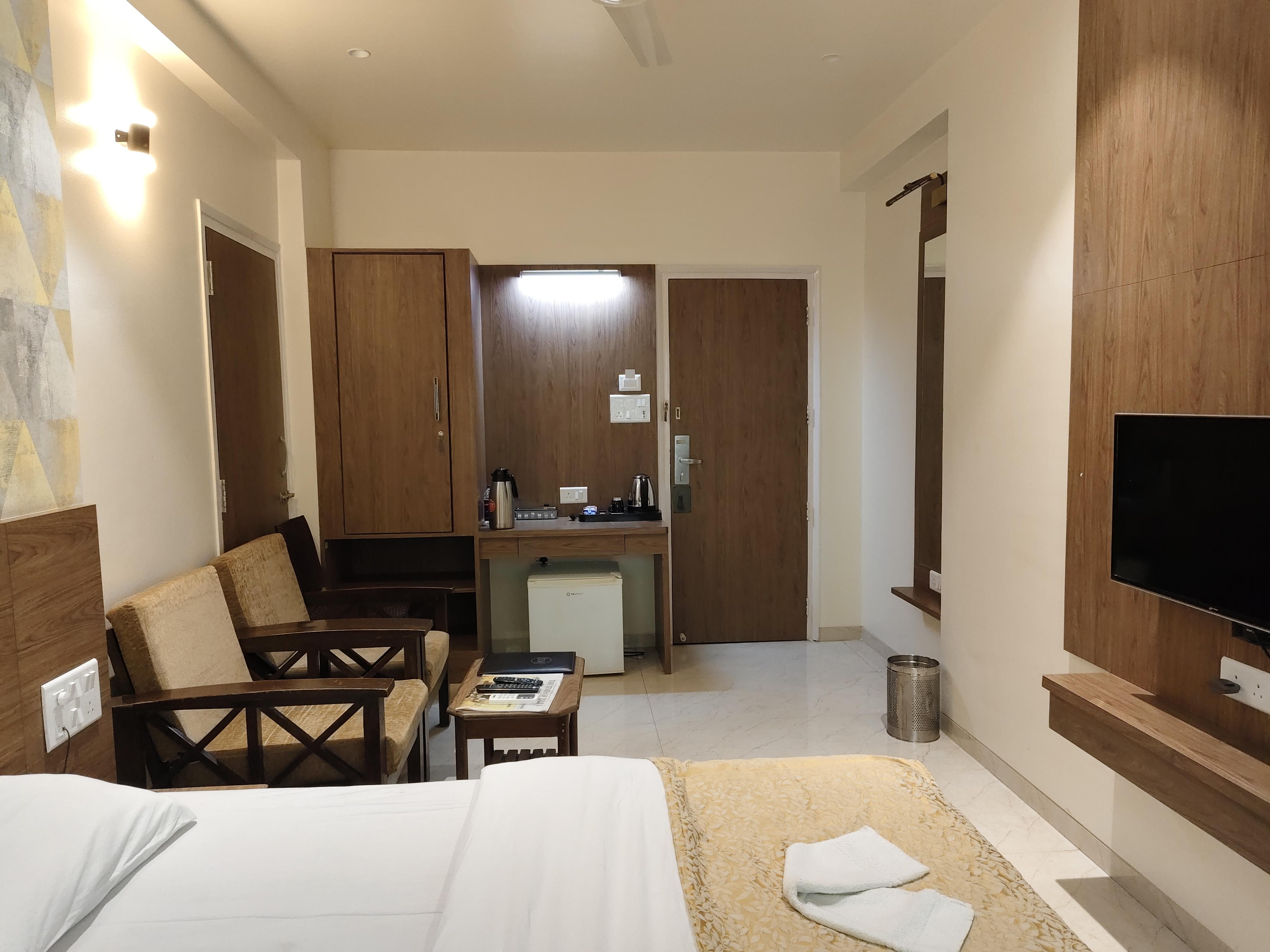 Hotel Shreyas - Tap to explore photos