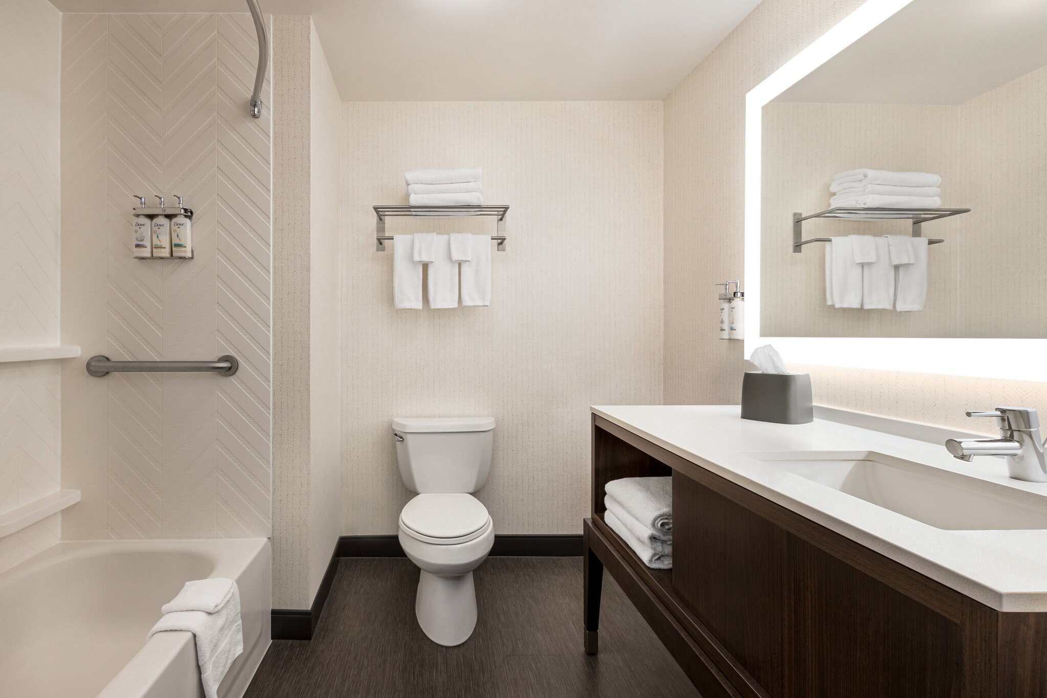 Holiday Inn Cheshire - Southington - Tap to explore photos
