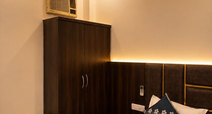 Shri Radha Raman palace Room Type - Deluxe room
