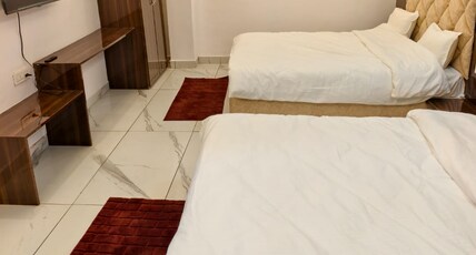 Dev Hotel & Restaurant Room Type - Family Room