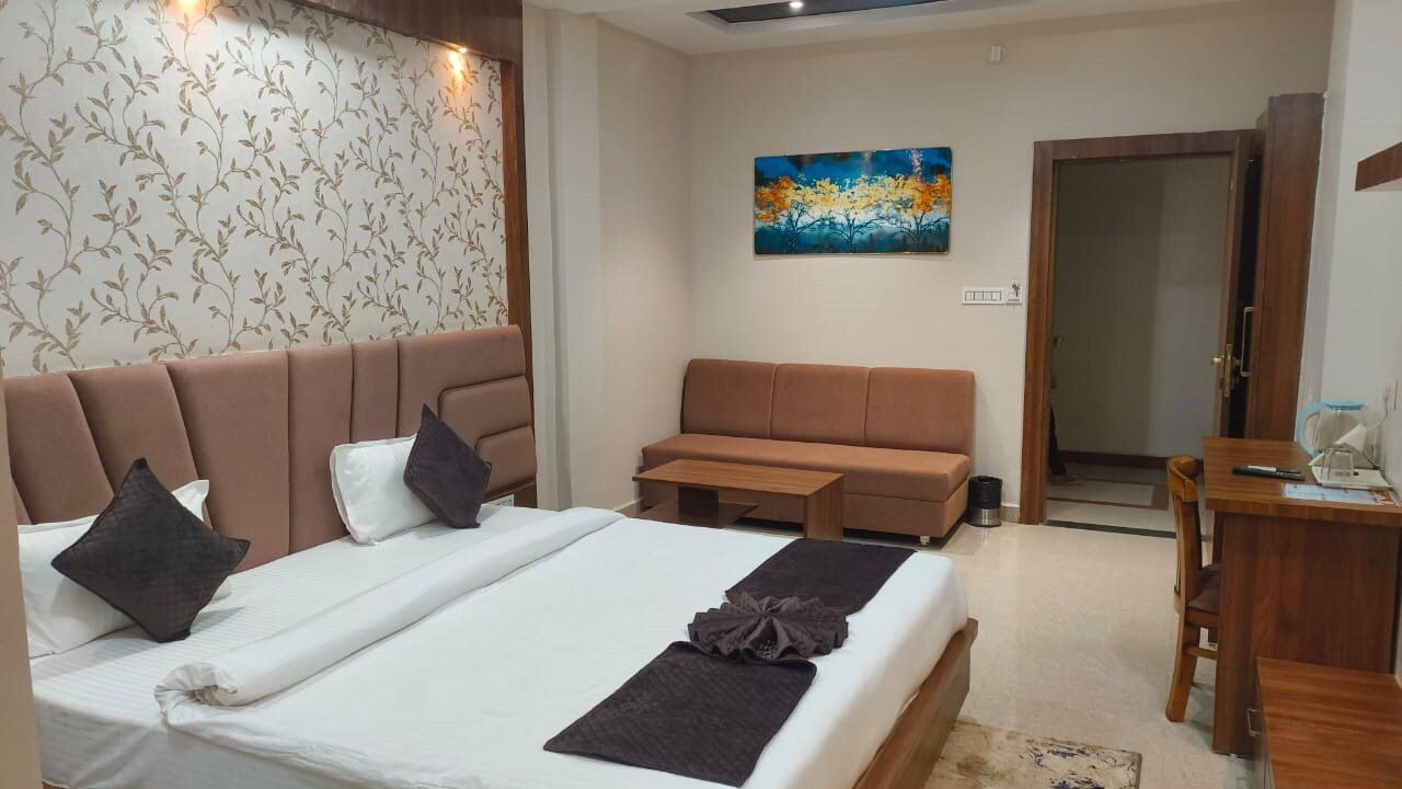 Vardhman Pride - Tap to explore photos