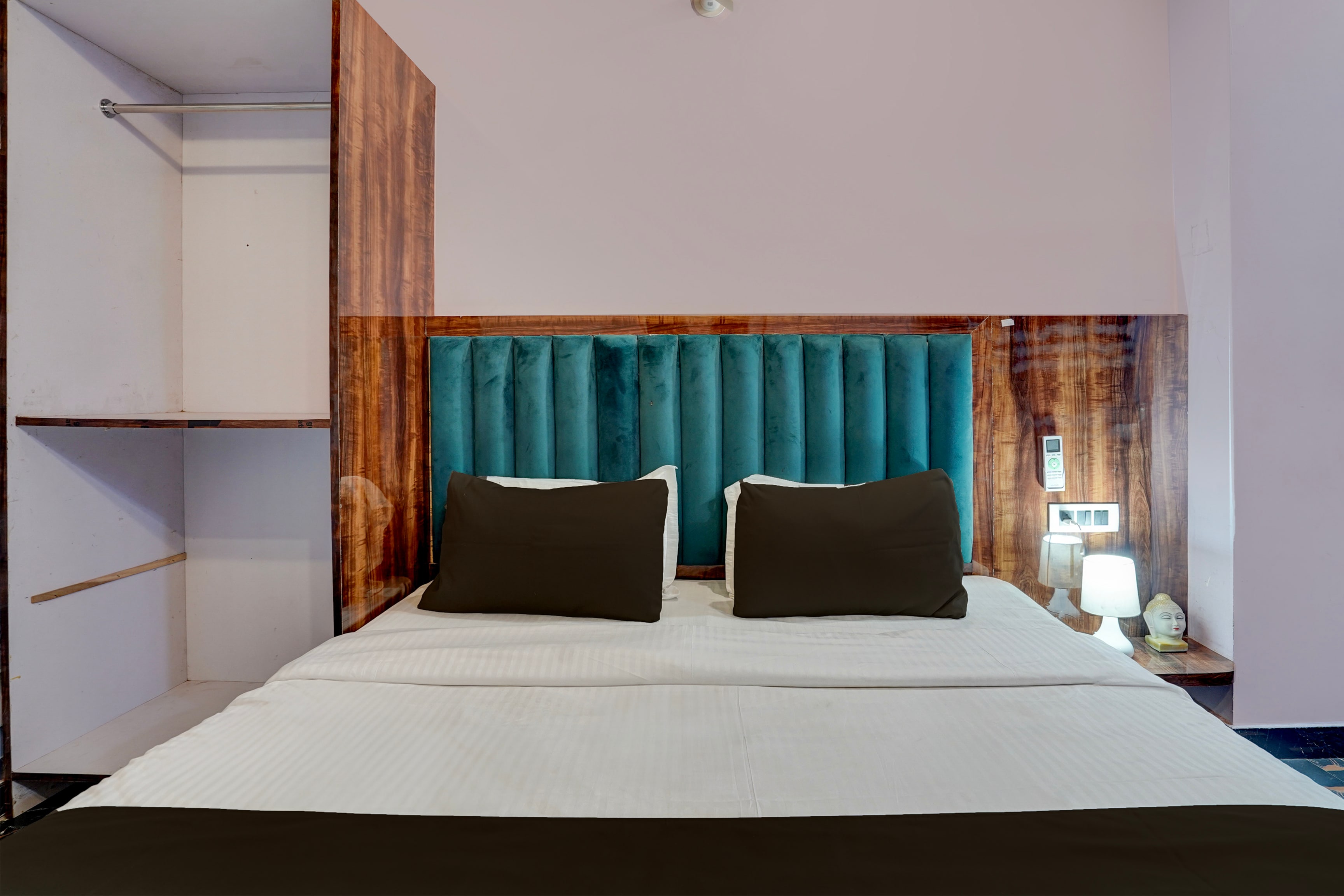 Hotel O Swastik Inn - Tap to explore photos