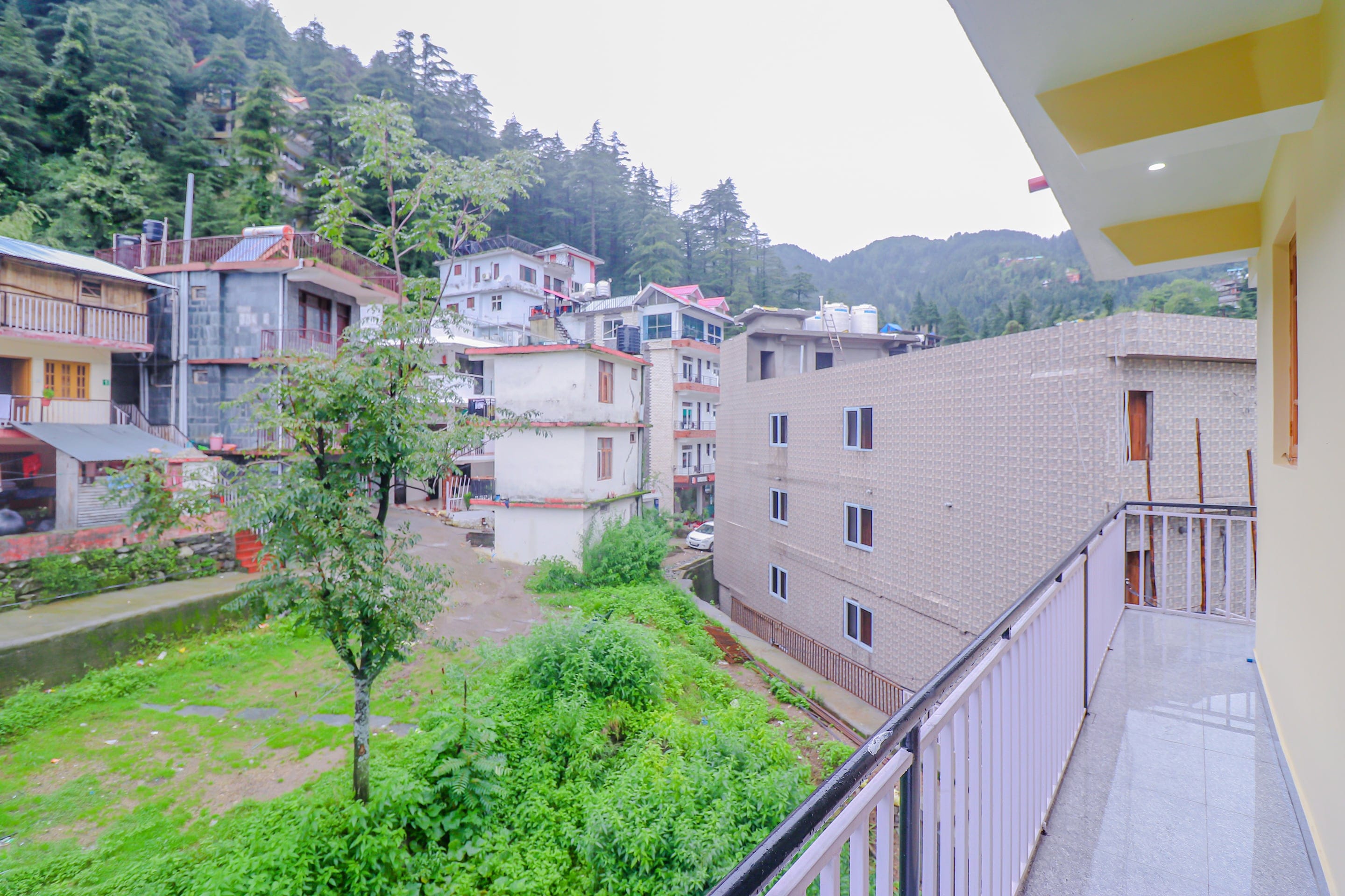 Hotel O White Mountains - Tap to explore photos