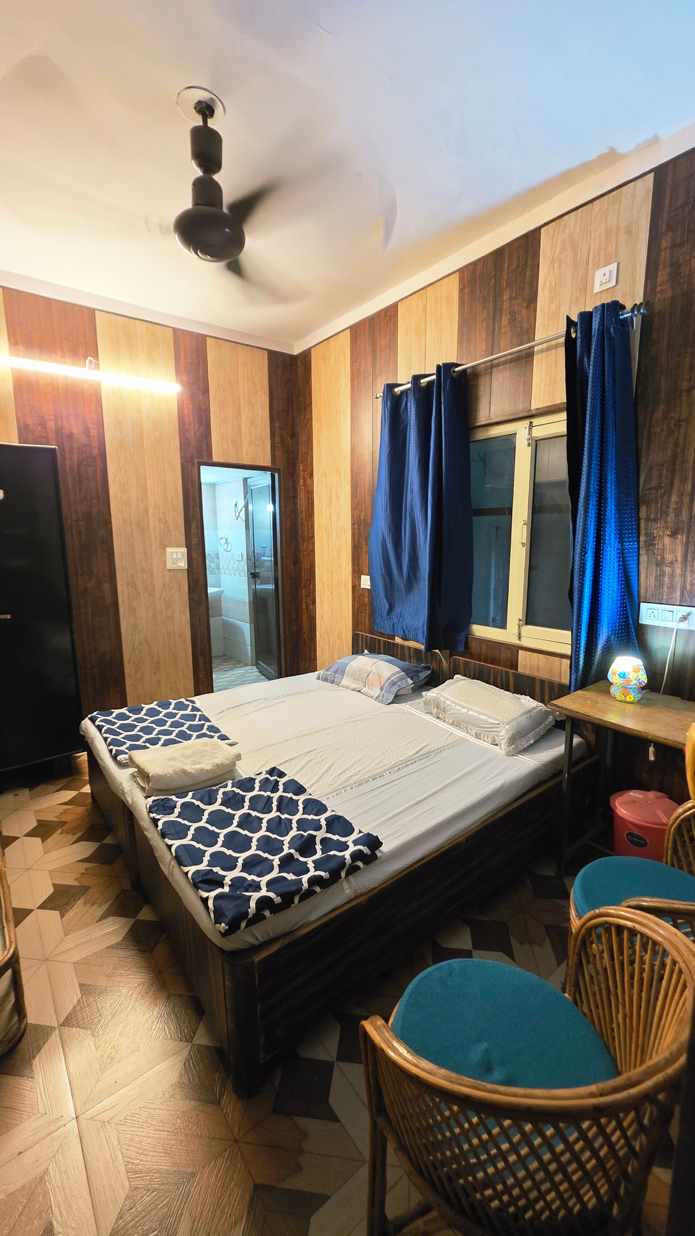 UDS CAFE AND HOMESTAY - Tap to explore photos