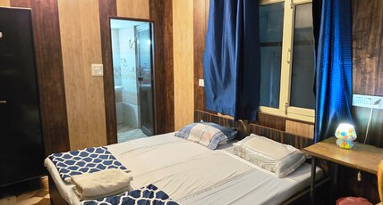 UDS CAFE AND HOMESTAY Room Type - Deluxe Bed Room