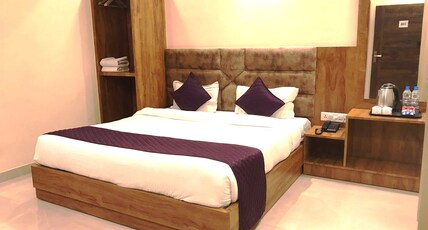 Hampton Hotel Room Type - Deluxe room free parking and heater