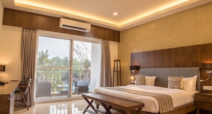 Silent Shores Resort & Spa Room Type - Superior Pool View Room with balcony Silent Shores Resort & Spa Room Type - Superior Pool View Room with balcony