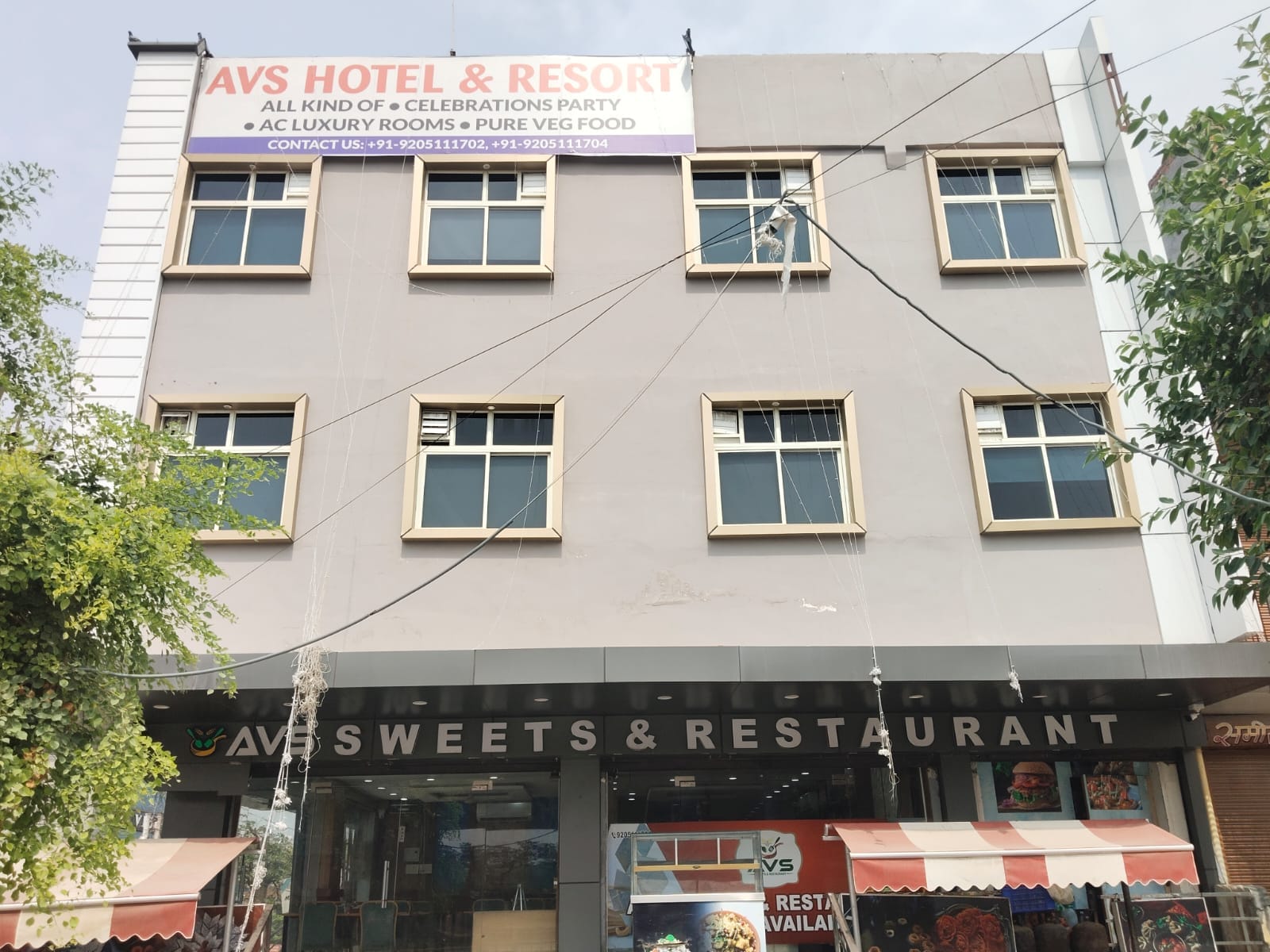 AVS Rooms and Restaurant Faridabad - Tap to explore photos