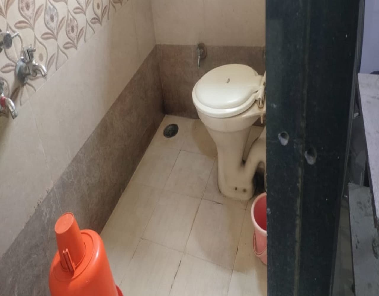Hotel Deluxe Ahmedabad - Tap to explore photos